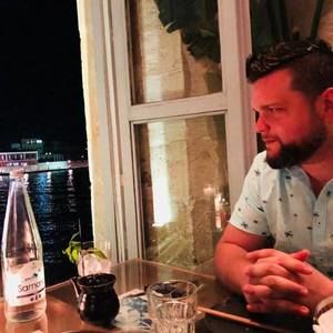 Meet your Posher, Alexandros